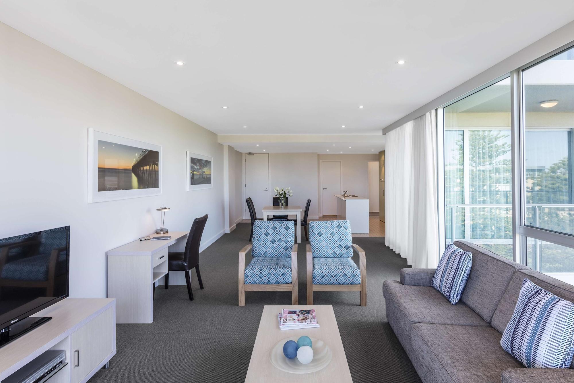 Oaks Glenelg Liberty Suites Аделейд Екстериор снимка