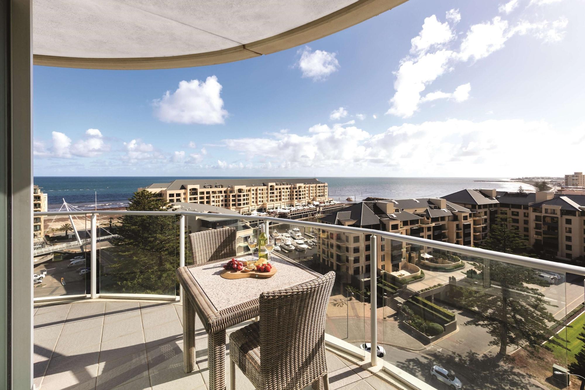 Oaks Glenelg Liberty Suites Аделейд Екстериор снимка