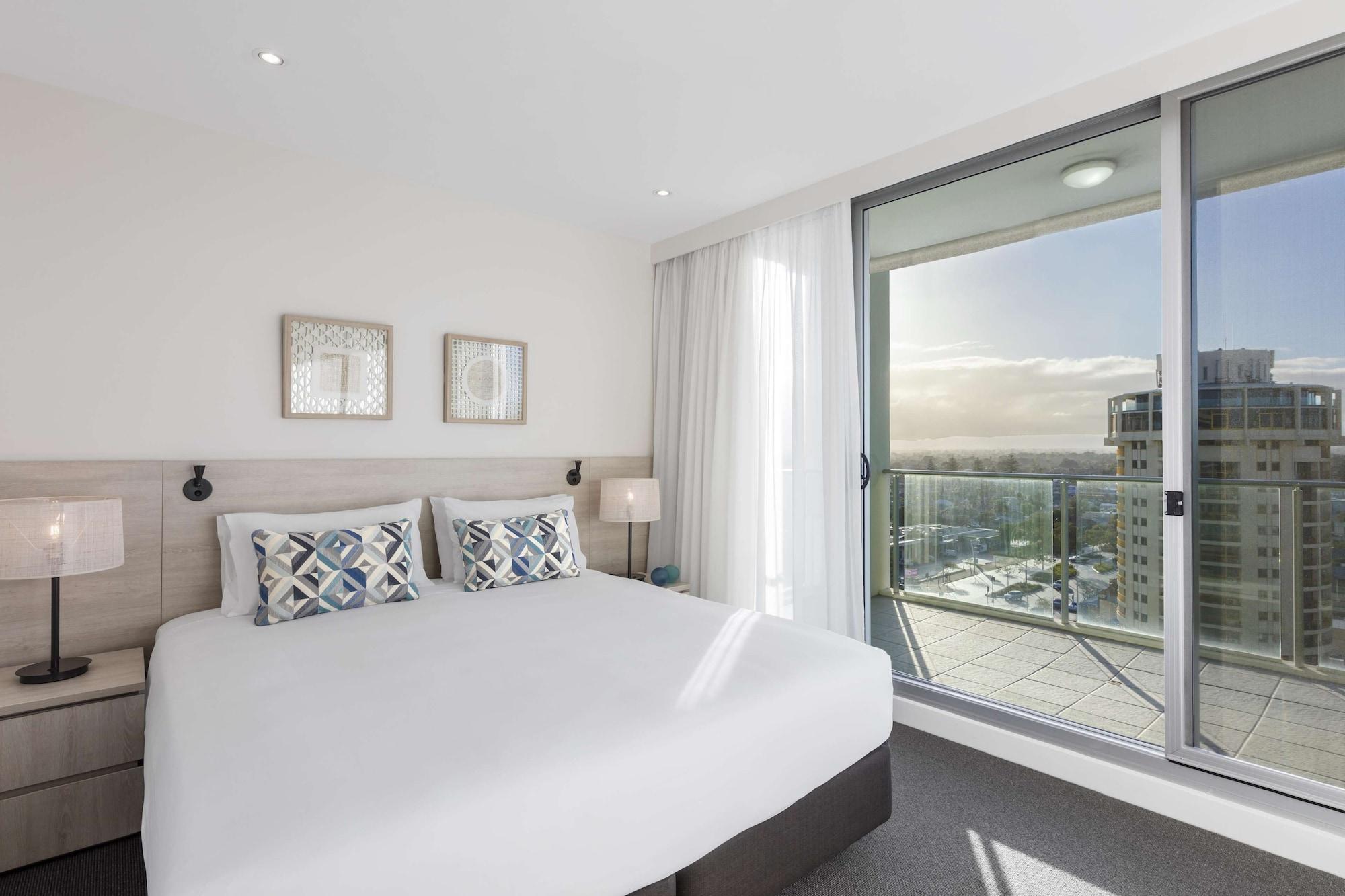 Oaks Glenelg Liberty Suites Аделейд Екстериор снимка