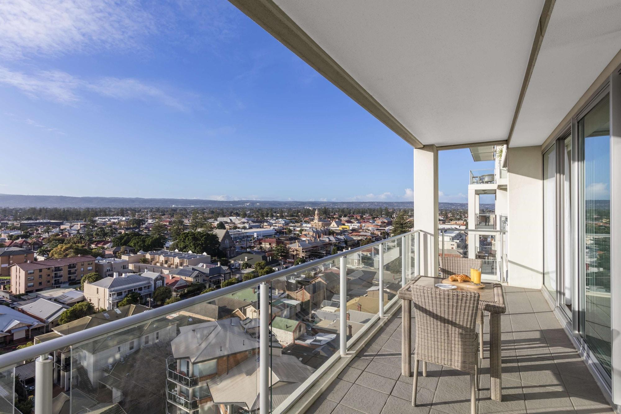 Oaks Glenelg Liberty Suites Аделейд Екстериор снимка