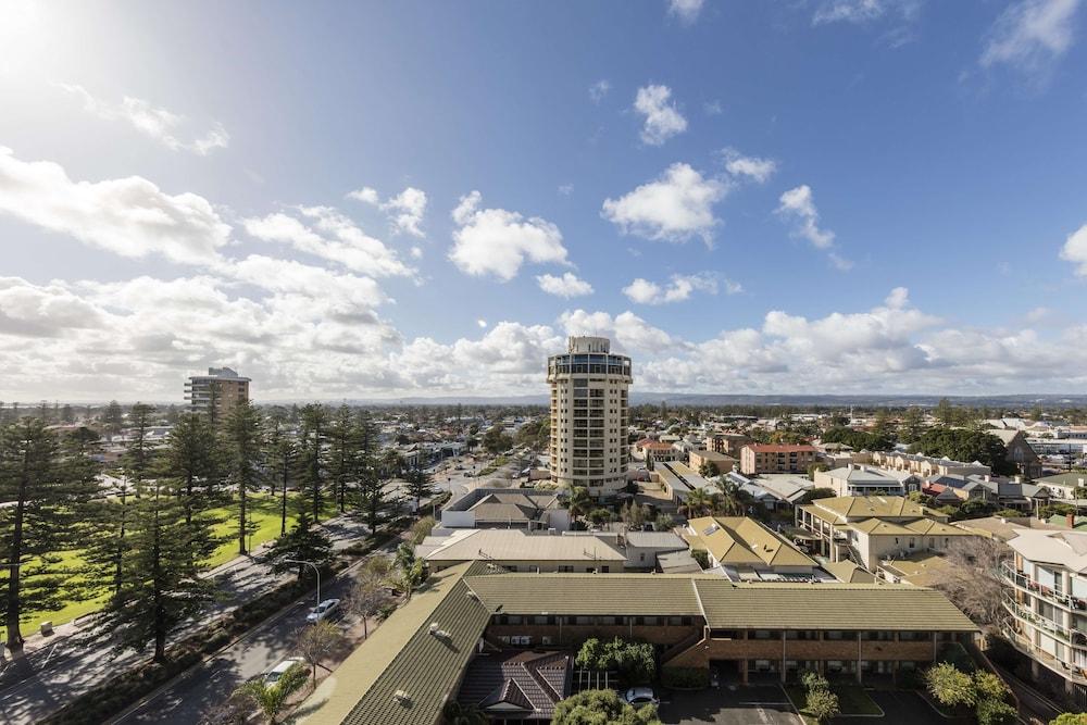 Oaks Glenelg Liberty Suites Аделейд Екстериор снимка