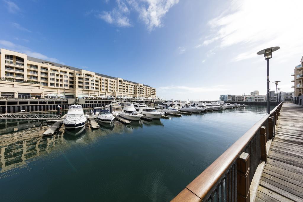 Oaks Glenelg Liberty Suites Аделейд Екстериор снимка