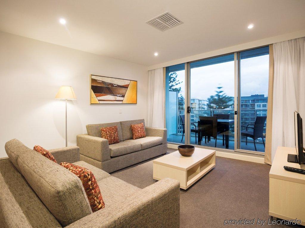 Oaks Glenelg Liberty Suites Аделейд Екстериор снимка