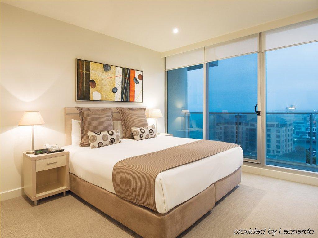 Oaks Glenelg Liberty Suites Аделейд Екстериор снимка