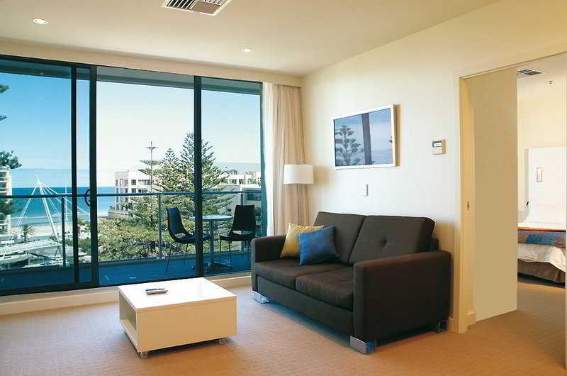 Oaks Glenelg Liberty Suites Аделейд Екстериор снимка
