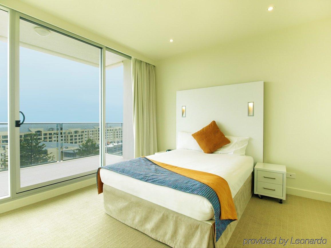 Oaks Glenelg Liberty Suites Аделейд Екстериор снимка