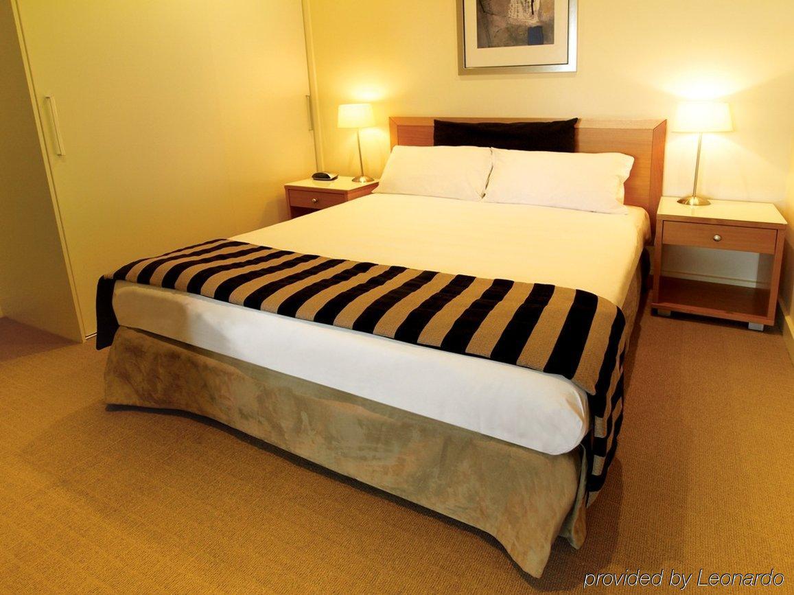 Oaks Glenelg Liberty Suites Аделейд Екстериор снимка
