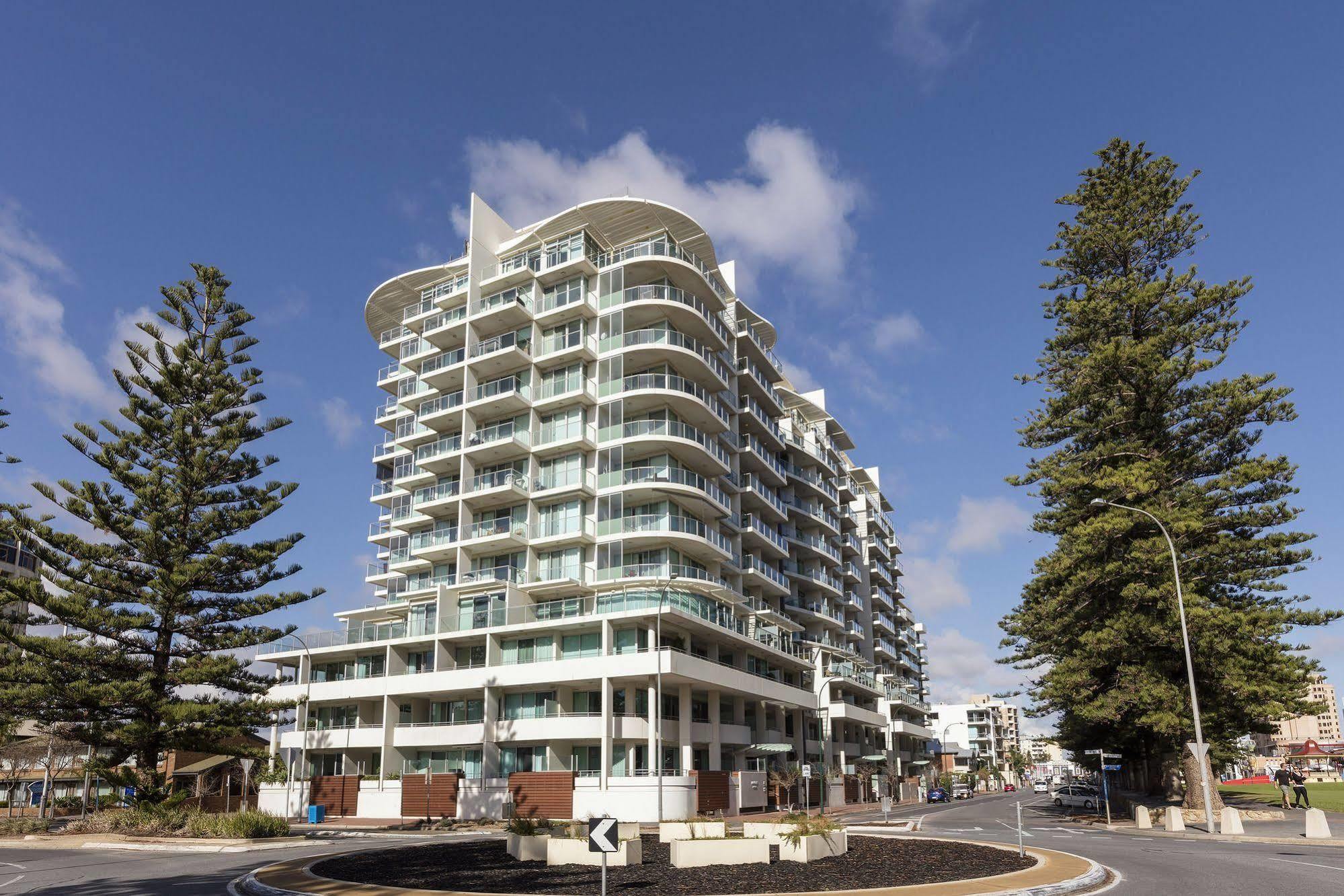 Oaks Glenelg Liberty Suites Аделейд Екстериор снимка