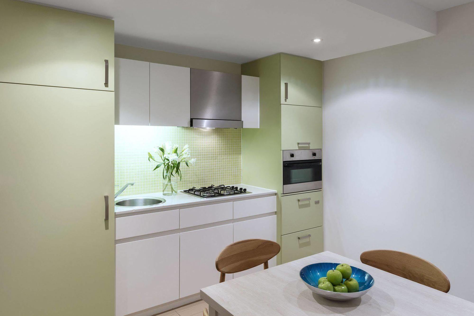 Oaks Glenelg Liberty Suites Аделейд Екстериор снимка
